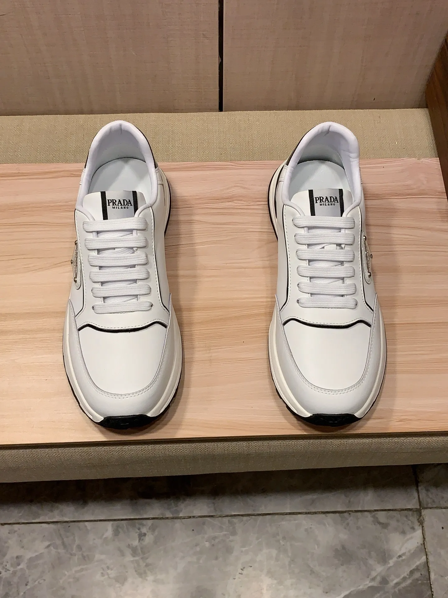 Men's Men's Shoes💰420💰💰🎩🎩[Lightning][Lightning] "PRADA*" The latest and most popular casual shoes, top brand [seduce] luxury~purchase, top~quality. [Strong] The upper is made of imported breathable cowhide with material ➕ breathable sheepskin feet (•) and fine workmanship. The original stylish and stylish soft rubber wear-resistant and non-slip outsole is light and comfortable on the feet. The real thing looks better when photographed. 122: code: 38-44, 2️⃣ colors selected